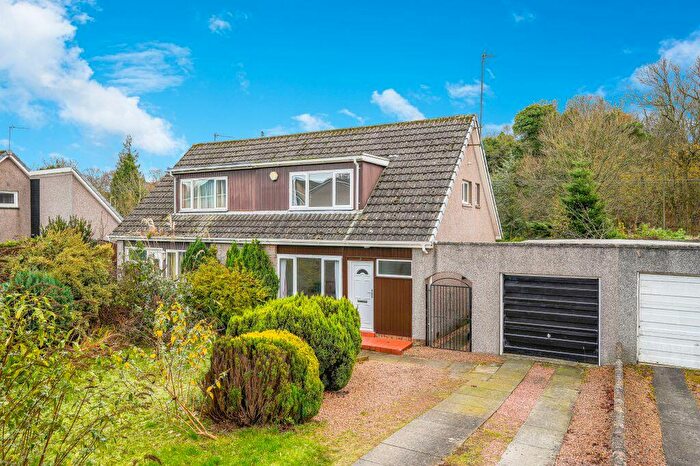 2 Bedroom Semi-Detached House For Sale In Mellerstain Road, Kirkcaldy, KY2