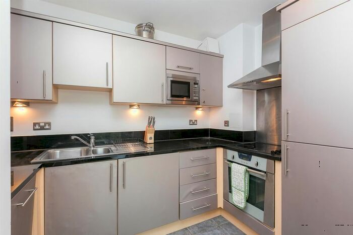 1 Bedroom Flat To Rent In City Walk, Southwark, SE1