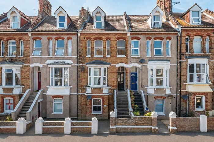 2 Bedroom Maisonette For Sale In Codrington Road, Ramsgate, Kent, CT11