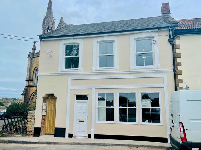 3 Bedroom Flat To Rent In Windermere House, Coldharbour, Milborne Port, DT9