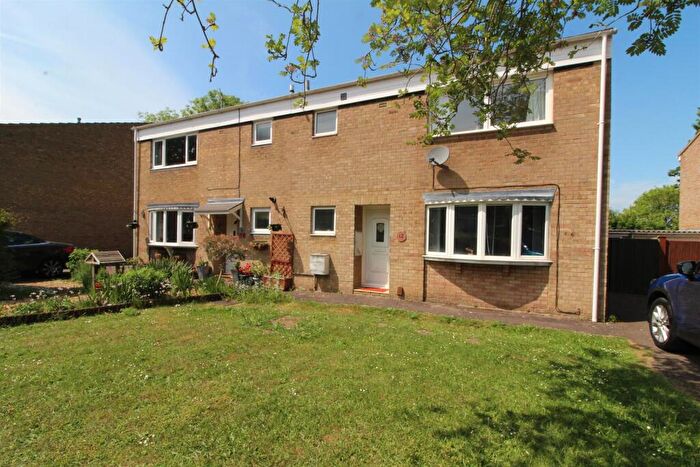 3 Bedroom House To Rent In Essenden Court, Stony Stratford, MK11