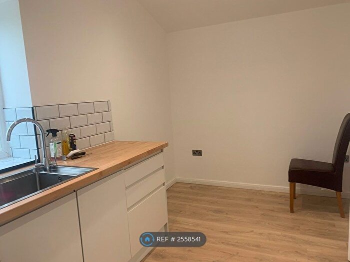 1 Bedroom Flat To Rent In Clifton Road, Rugby, CV21