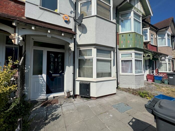 3 Bedroom Terraced House To Rent In Cromwell Road, Hounslow, TW3