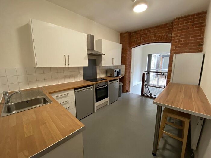 6 Bedroom Flat To Rent In Lower Brown Street, , Leicester, LE1