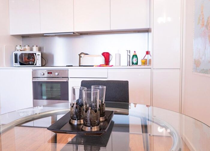 2 Bedroom Apartment To Rent In Bridgewater Place Water Lane Leeds, LS11