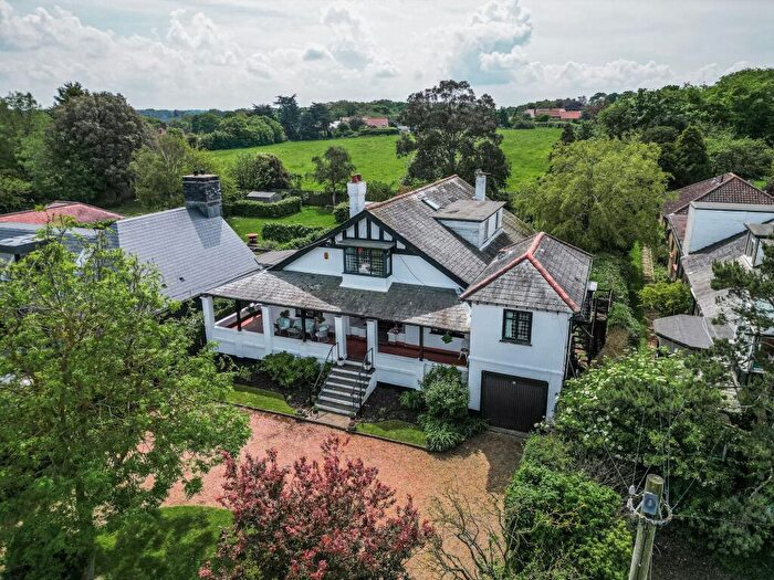 6 Bedroom Detached House For Sale In Spacious Six-Bed Home With Sea Views In Old Hunstanton, PE36