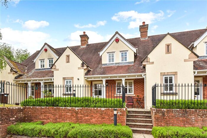 2 Bedroom Terraced House For Sale In Worthy Road, Winchester, Hampshire, SO23