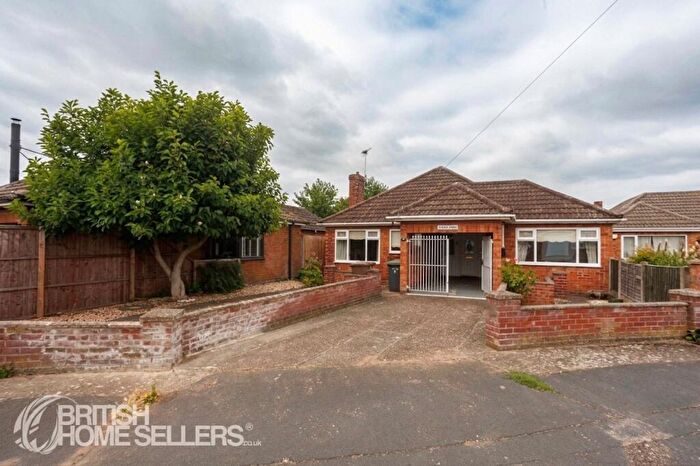 2 Bedroom Bungalow For Sale In Manor Road, North Hykeham, Lincoln, Lincolnshire, LN6