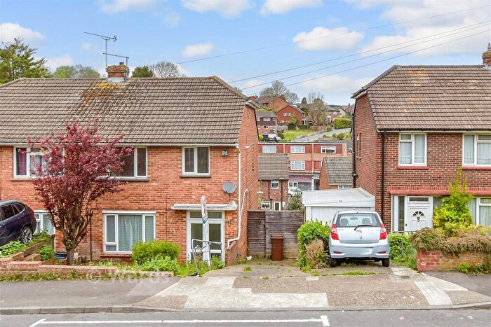 3 Bedroom Semi Detached House For Sale In Hurstwood, Chatham, Kent, ME5