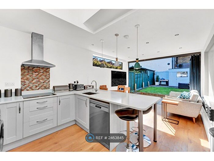 2 Bedroom Terraced House To Rent In Oakfield Road, London, N4