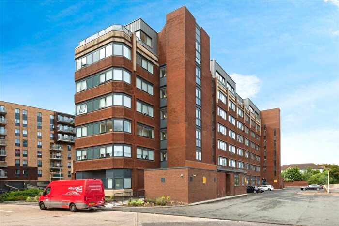 1 Bedroom Flat For Sale In South Street, Romford, Essex, RM1