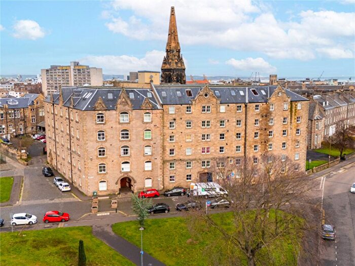 2 Bedroom Apartment For Sale In Johns Place, Edinburgh, Midlothian, EH6