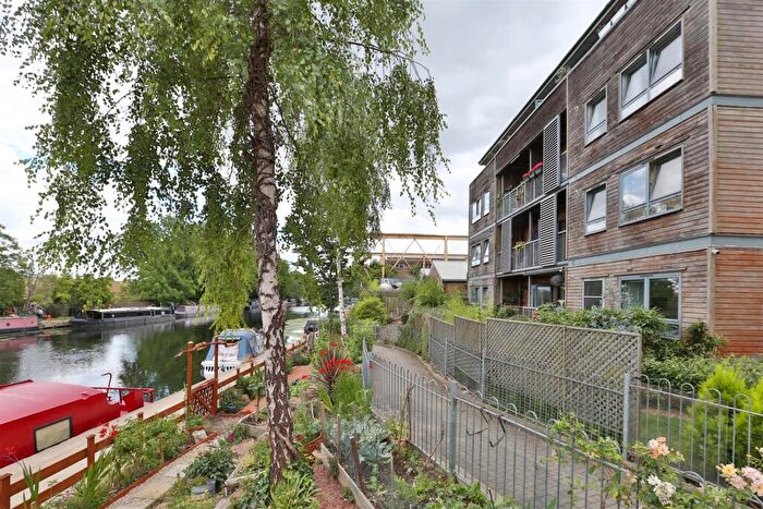 1 Bedroom Flat To Rent In Saw Mill Way, Stoke Newington, N16