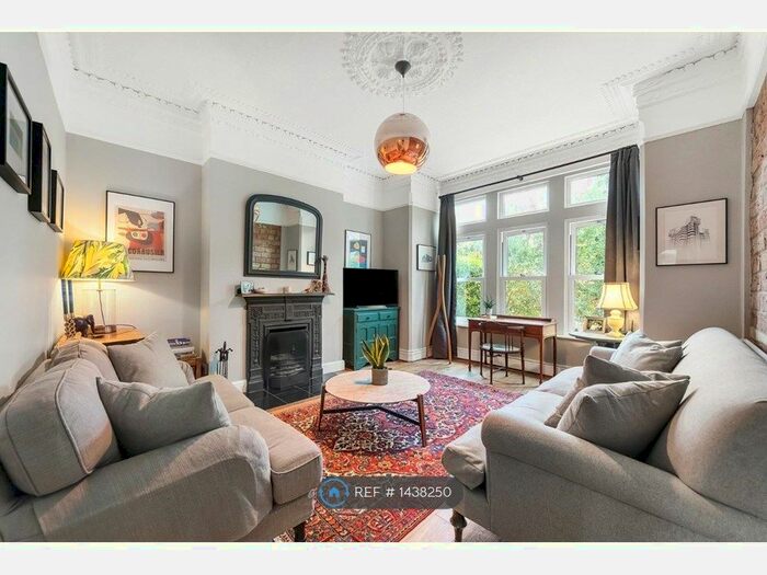 1 Bedroom Flat To Rent In Helix Gardens, London, SW2