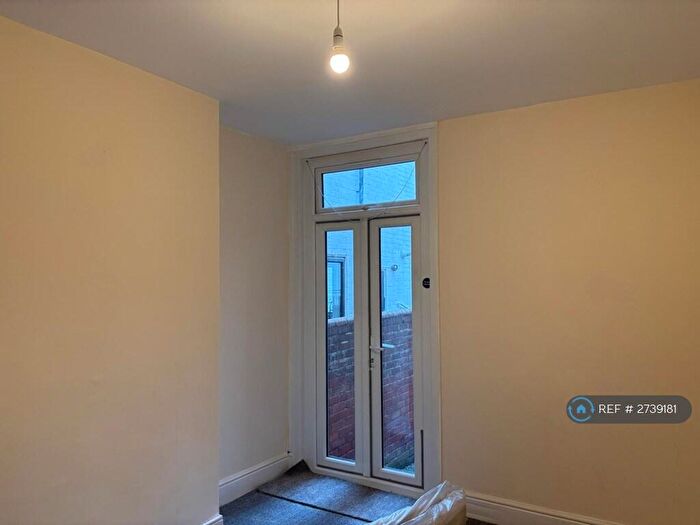 5 Bedroom Terraced House To Rent In Lorne Street, Reading, RG1