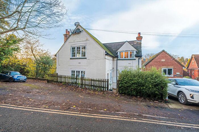 1 Bedroom Flat To Rent In Longdene Road, Haslemere, GU27
