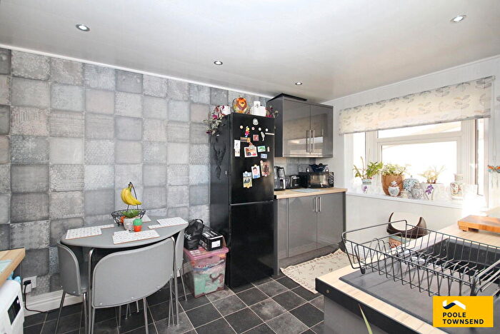 2 Bedroom Chalet For Sale In West Shore Park, Walney, Barrow-in-furness, LA14