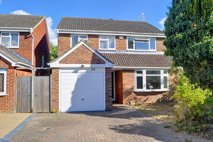 4 Bedroom Detached House For Sale In Springfield Park, Maidenhead, Berkshire, SL6