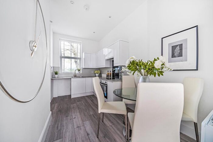 1 Bedroom Flat For Sale In Ladbroke Grove, Notting Hill, W10