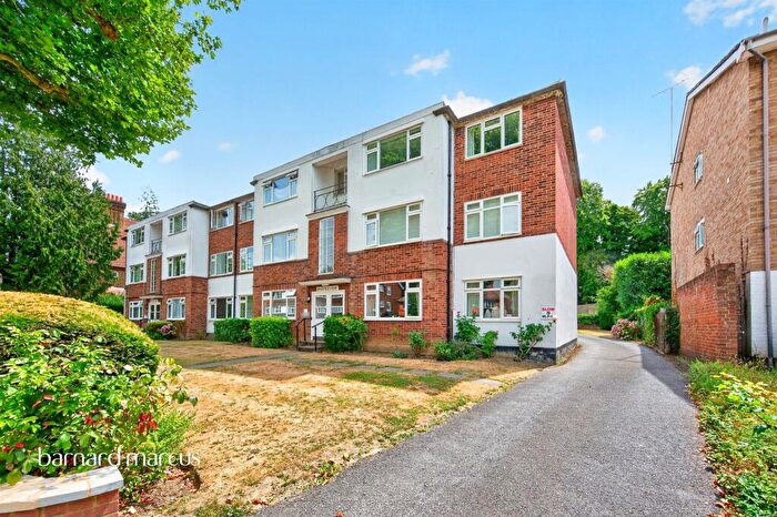 2 Bedroom Apartment For Sale In Lovelace Road, Surbiton, KT6