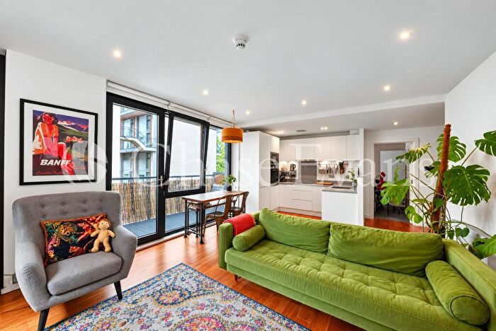 2 Bedroom Flat For Sale In Titanium Point, Sutton Wharf, Palmers Road, Bethnal Green, London, E2