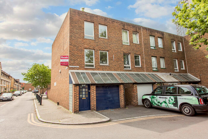 4 Bedroom End Of Terrace House To Rent In Bruce Road, Bow, E3