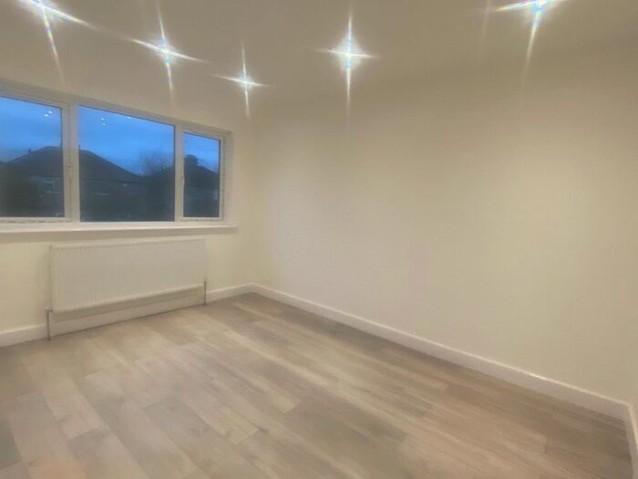 4 Bedroom Semi-Detached House To Rent In Tintern Way, Harrow, HA2