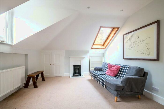 2 Bedroom Apartment To Rent In Grove Lane, London, SE5