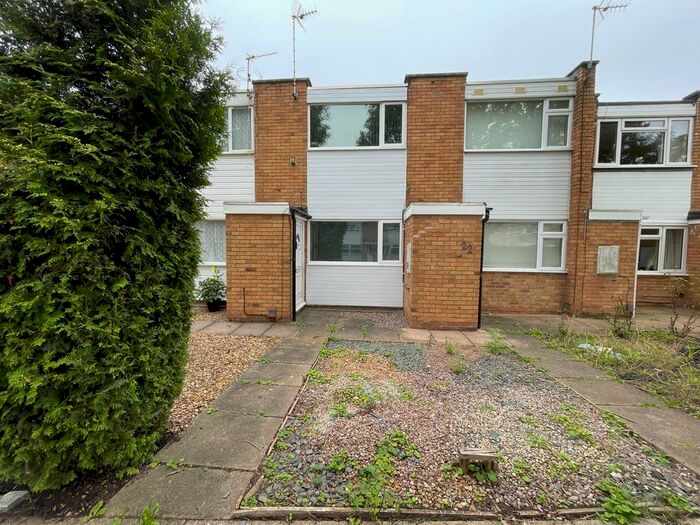 2 Bedroom Town House To Rent In Blakesley Walk, Leicester, LE4