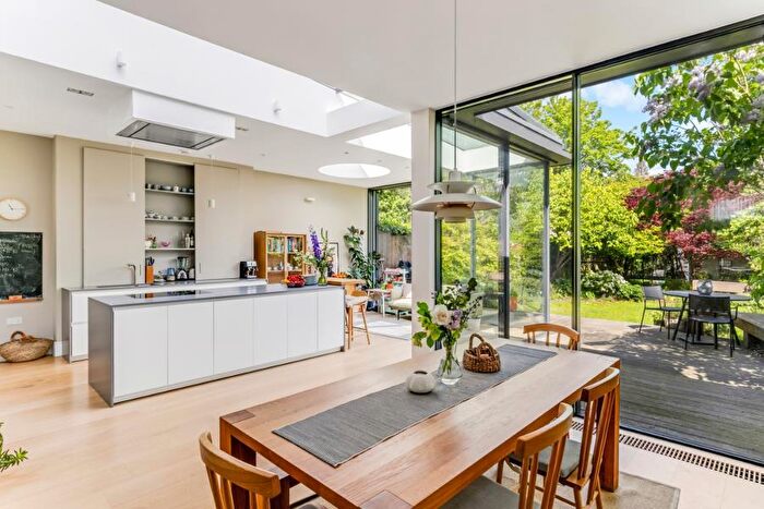 5 Bedroom Terraced House To Rent In Southwood Avenue, N6