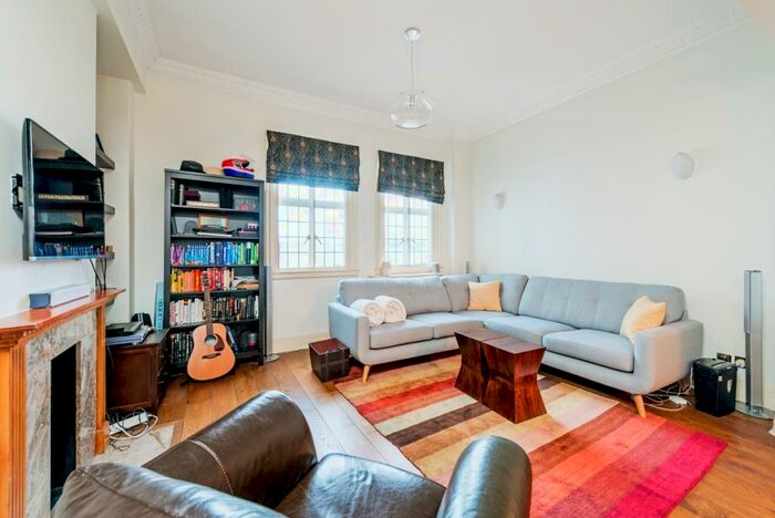2 Bedroom Flat To Rent In Chiltern Court Marylebone, NW1