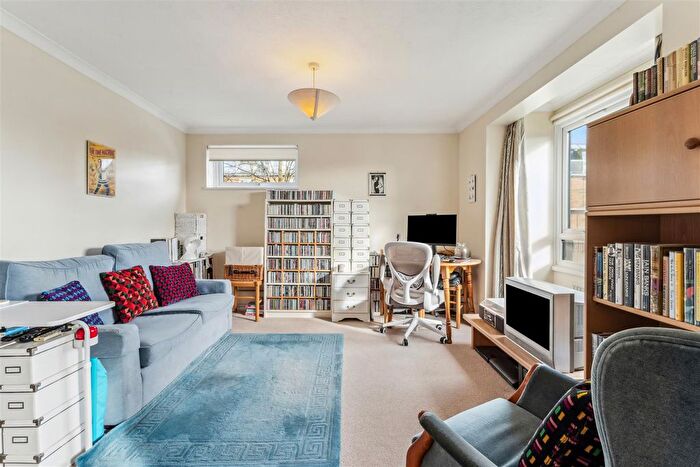 1 Bedroom Flat To Rent In Oxford Road North, London, W4