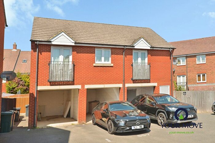 2 Bedroom Flat For Sale In Melcombe Close, Ashford, Kent, TN23