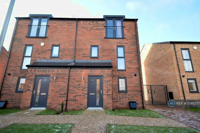 3 Bedroom Semi-Detached House To Rent In Shergar Way, Salford, M6