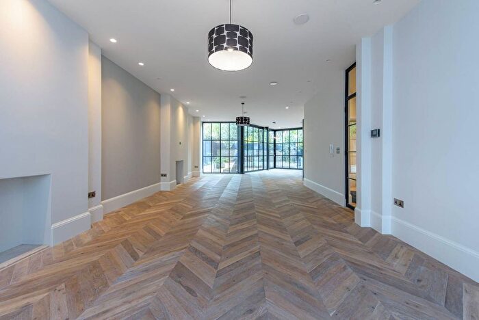 3 Bedroom Flat To Rent In Howitt Road, Belsize Park, London, NW3