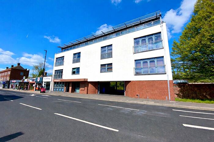 2 Bedroom Flat To Rent In Upper High Street, Epsom, KT17