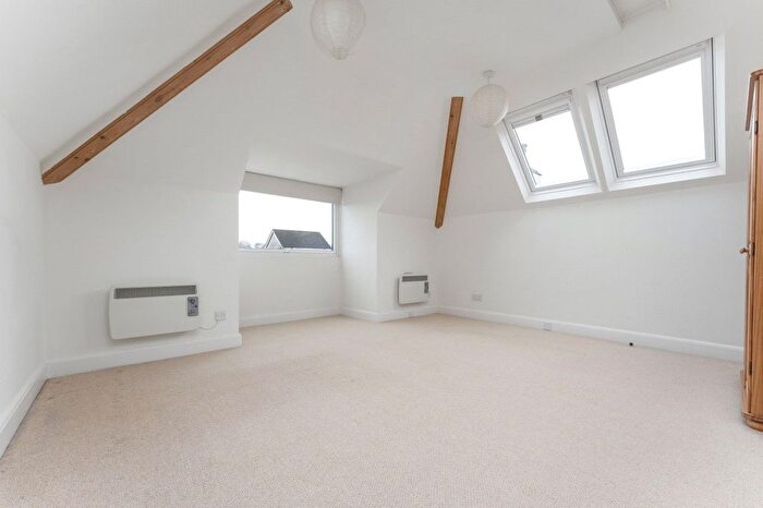 5 Bedroom Detached House For Sale In Chalgrove Road, Sutton, SM2