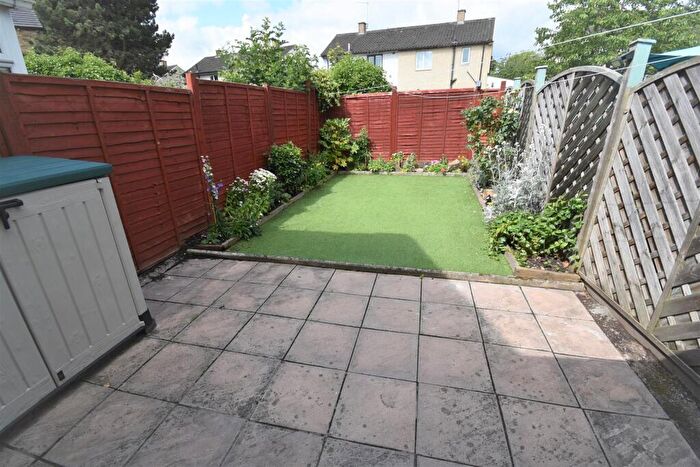 2 Bedroom Terraced House To Rent In Oak Road, Huddersfield, HD2