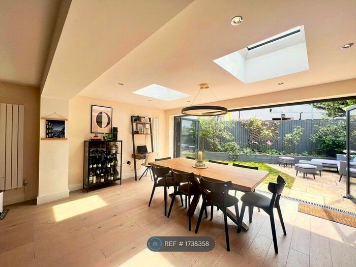 3 Bedroom Semi-Detached House To Rent In Scylla Road, London, SE15