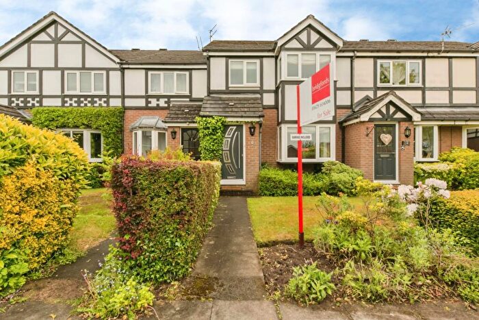 3 Bedroom Mews For Sale In Ascot Close, Macclesfield, Cheshire, SK10
