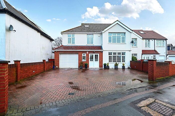 5 Bedroom Semi Detached House For Sale In Staines, Surrey, TW18