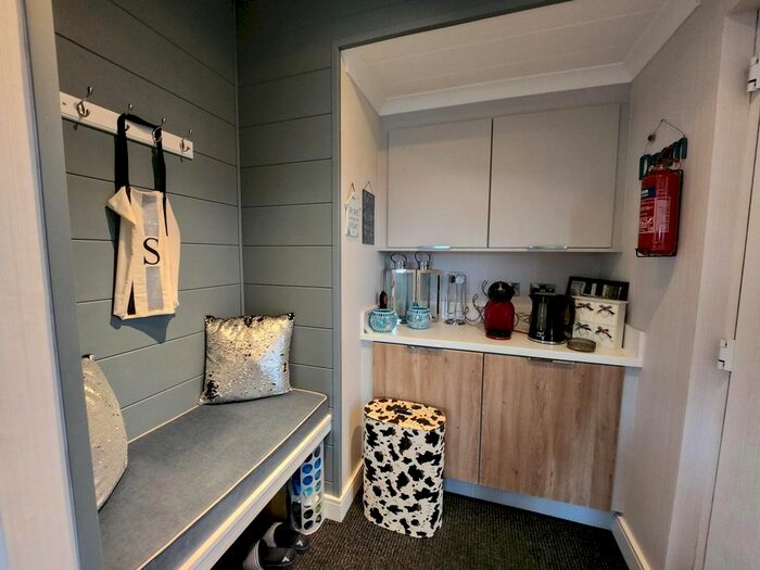 2 Bedroom Lodge For Sale In Camelford, PL32