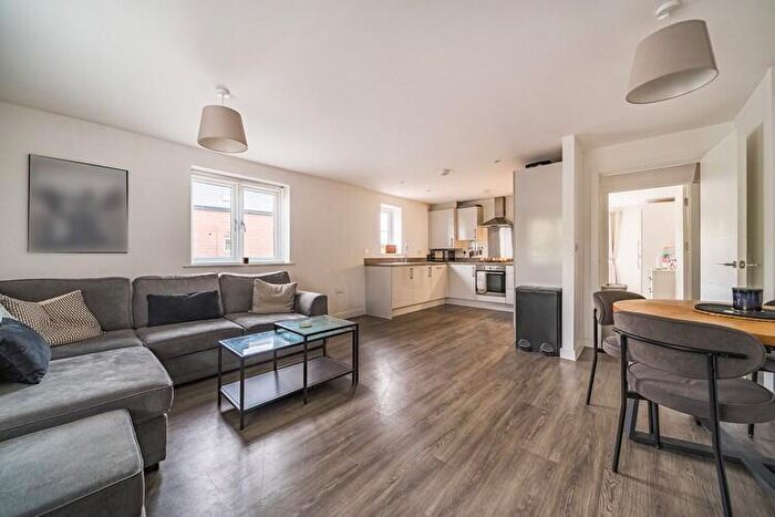 2 Bedroom Flat For Sale In Owlsmoor House, Camberley, Surrey, GU16