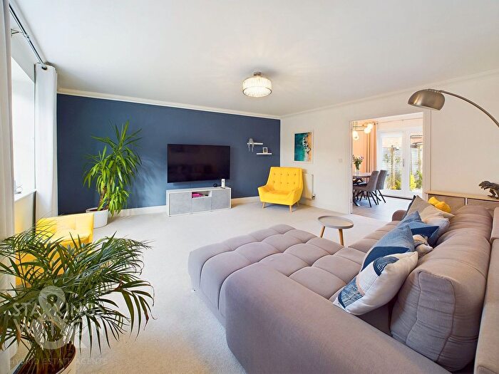 3 Bedroom Town House For Sale In Charles Marler Way, Blofield, Norwich, NR13