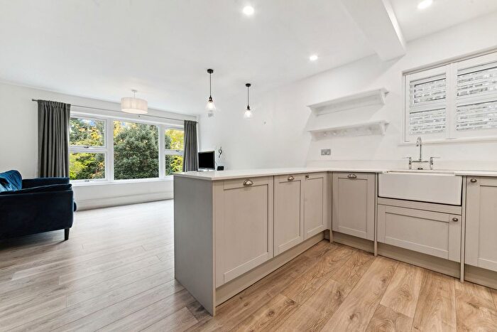 2 Bedroom Flat To Rent In Wandsworth Common Northside, London, SW18