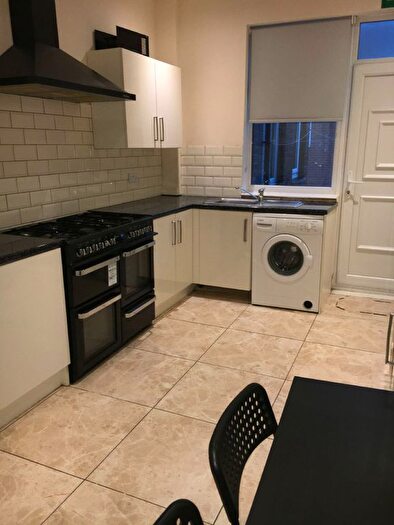 8 Bedroom Terraced House To Rent In Winston Gardens, Leeds, LS6