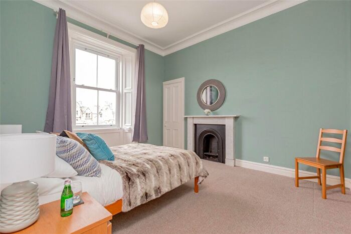2 Bedroom Apartment For Sale In Sylvan Place, Edinburgh, Midlothian, EH9
