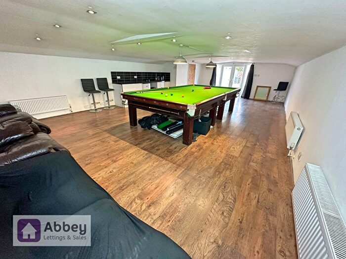 3 Bedroom Semi Detached House To Rent In Anstey Lane, Leicester, LE4