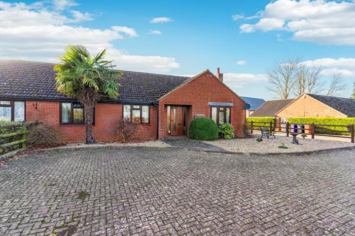 2 Bedroom Semi-Detached Bungalow For Sale In Bedford Road, Holwell, Hitchin, SG5