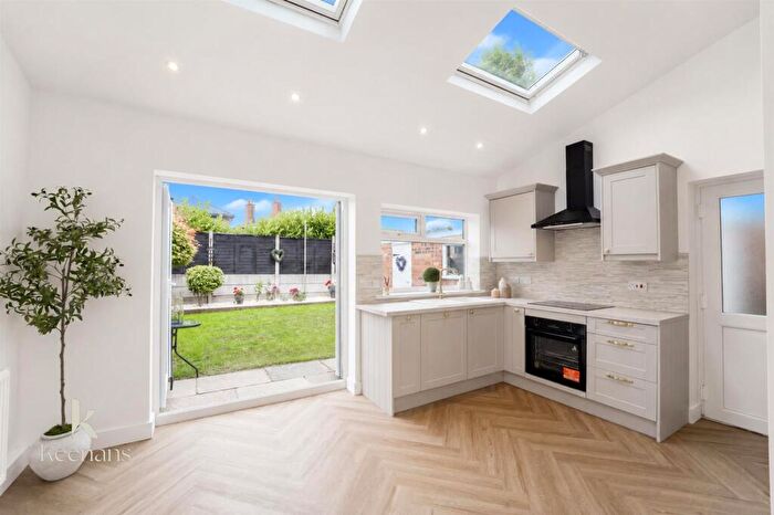 3 Bedroom Semi-Detached House For Sale In Broomhall Road, Pendlebury, Swinton, Manchester, M27